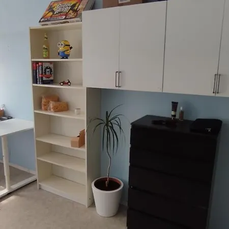 2 Bedroom Near Central Station - Only 5 Minutes To Oktoberfest!! *