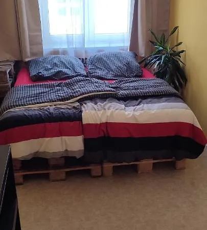 2 Bedroom Near Central Station - Only 5 Minutes To Oktoberfest!!